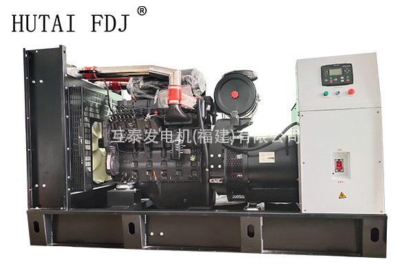 上柴股份160KW柴（chái）油發電機組200KVA一起草 www.17.com（tài）發電機 SC7H250D2